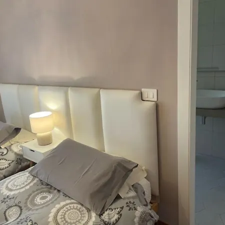 Bed & Breakfast Con Vista Giardino E Piscina Borgofranco d'Ivrea Room photo