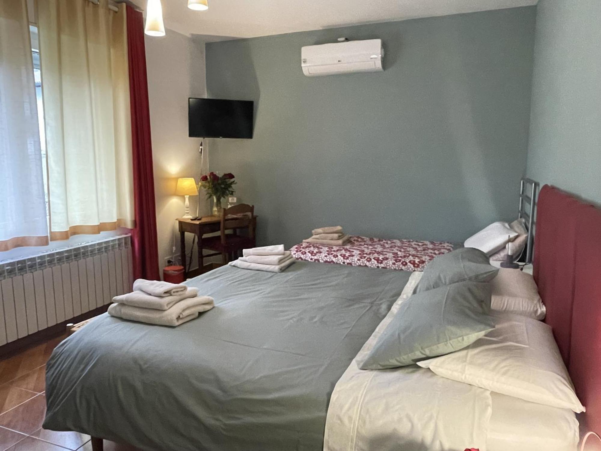 Con Vista Giardino E Piscina Bed and breakfast