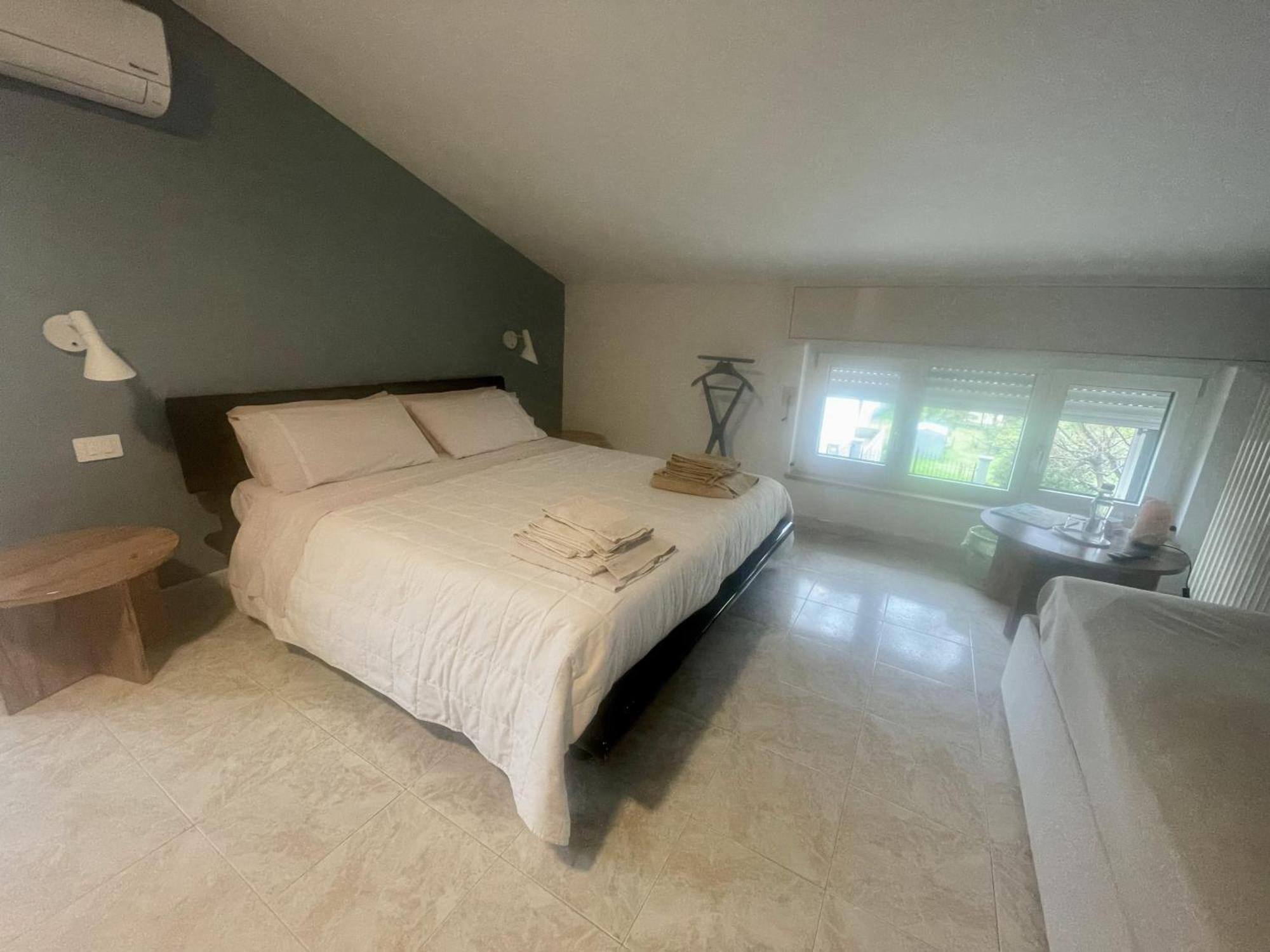 Bed and breakfast Con Vista Giardino E Piscina